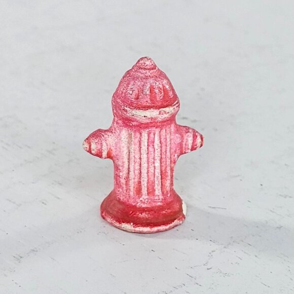 Hagen Renaker Fire Hydrant Miniature Figurine Red Matte *Chip* - Picture 4 of 7
